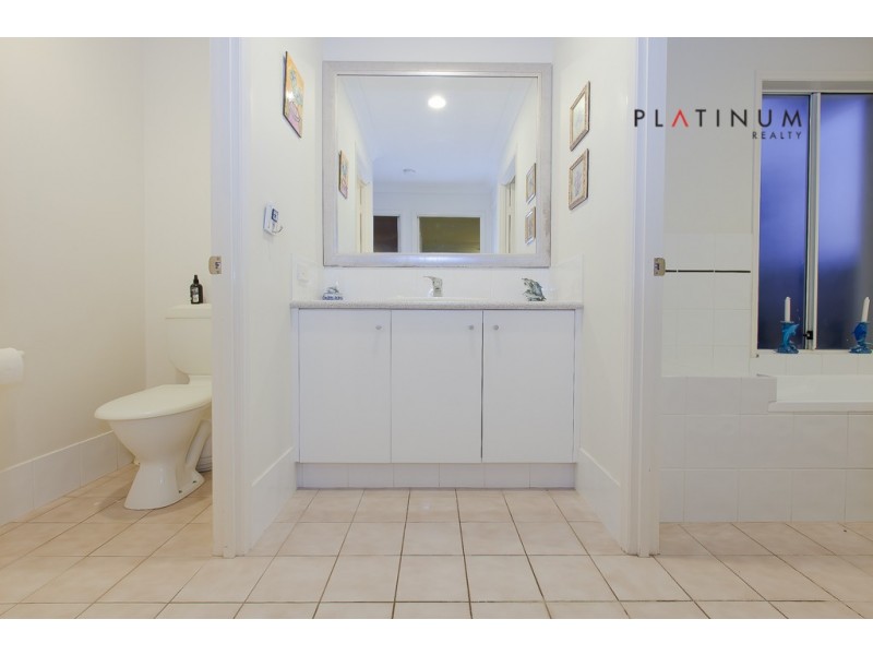 6 Elfin Street, Robina QLD 4226