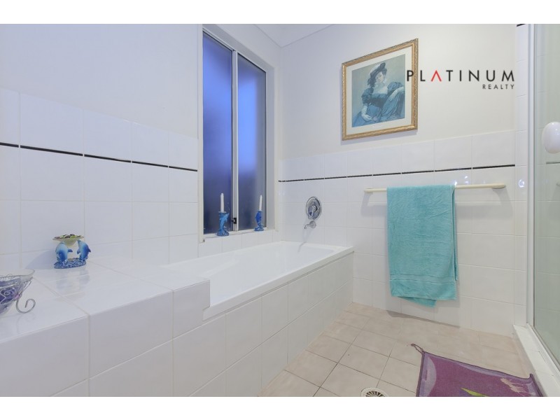 6 Elfin Street, Robina QLD 4226