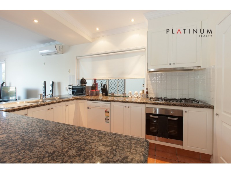Chevron Island QLD 4217