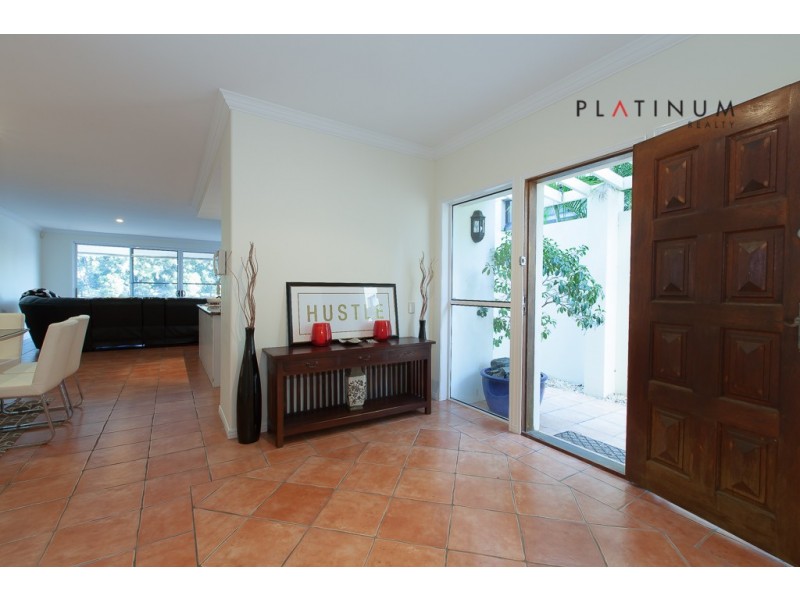 Chevron Island QLD 4217