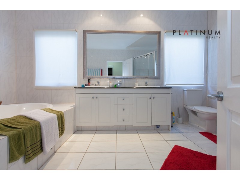 Chevron Island QLD 4217