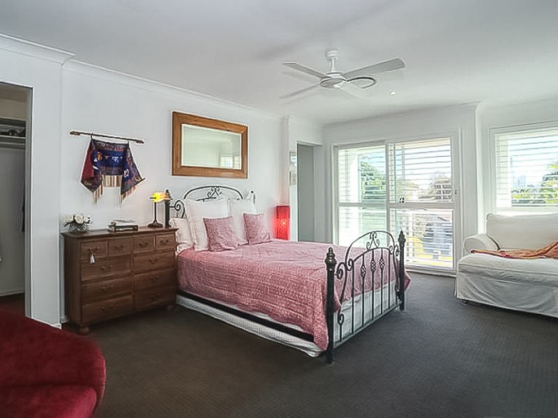 Broadbeach Waters QLD 4218