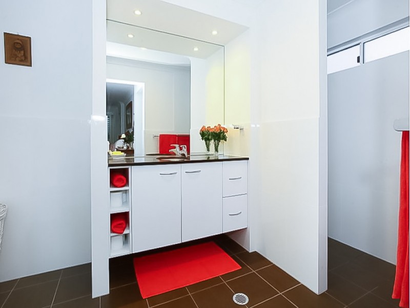 Broadbeach Waters QLD 4218