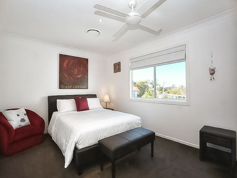 Broadbeach Waters QLD 4218