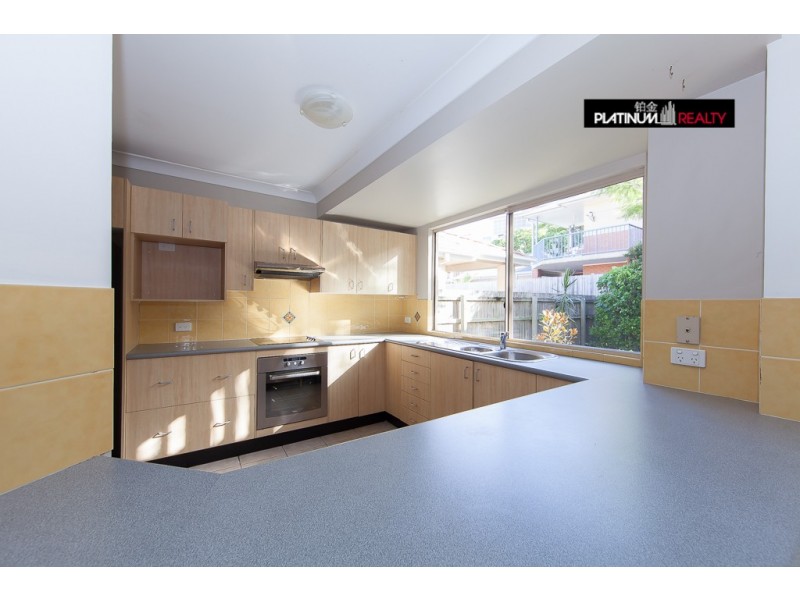 2/14 Gray Street, Southport QLD 4215