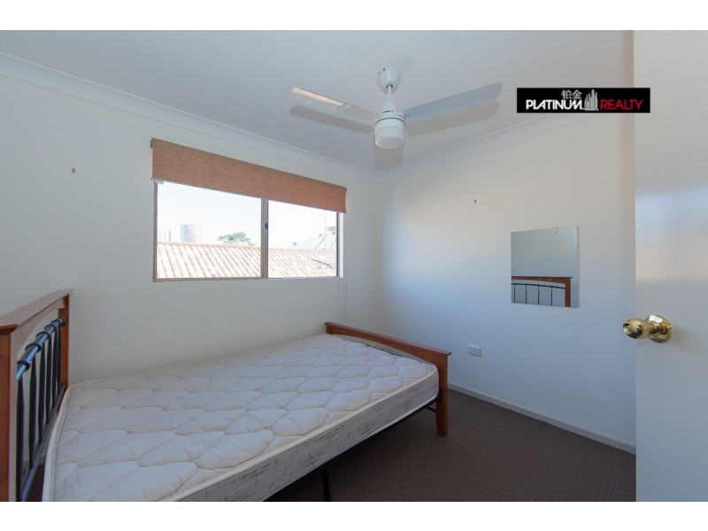 2/14 Gray Street, Southport QLD 4215
