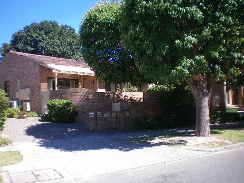 2/45 Park Street, Como WA 6152