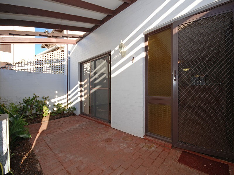 4/6 Onslow Street, South Perth WA 6151