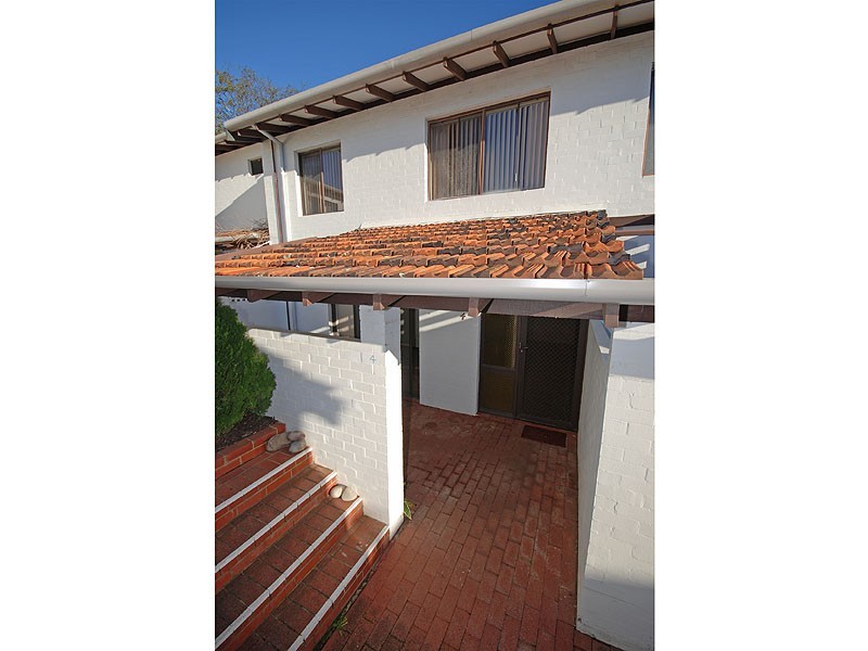 4/6 Onslow Street, South Perth WA 6151