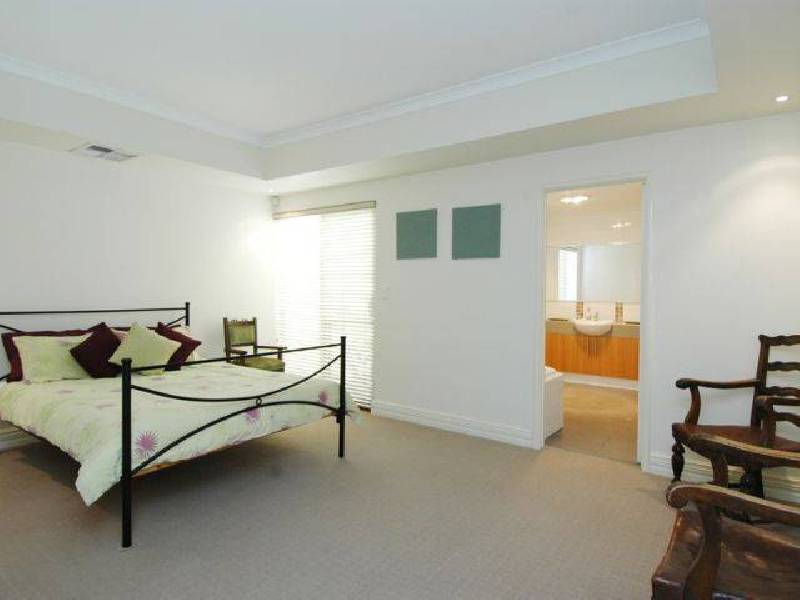 8 Helm Street, Mount Pleasant WA 6153