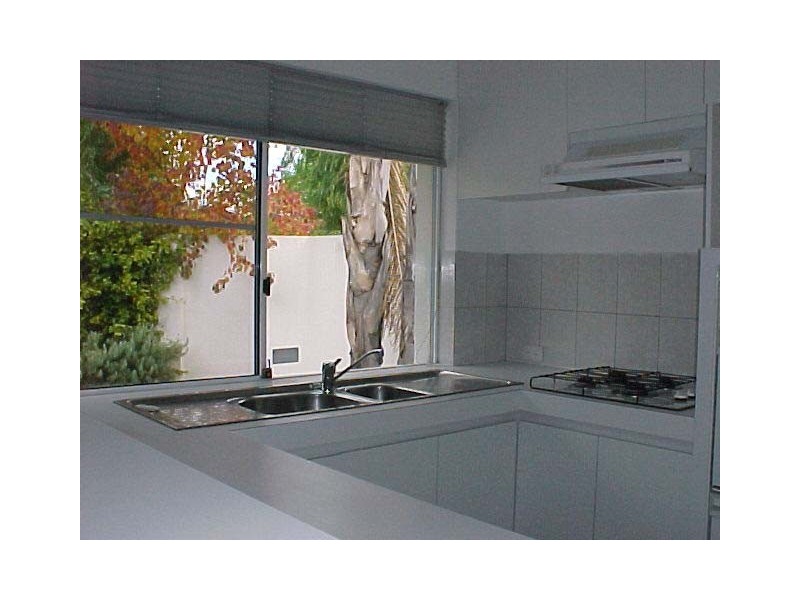 1/10 Eric Street, Como WA 6152