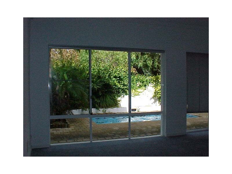 1/10 Eric Street, Como WA 6152