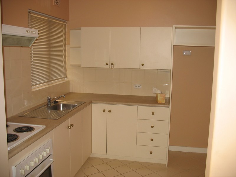 2/245 Coode Street, Como WA 6152