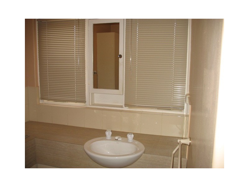 2/245 Coode Street, Como WA 6152