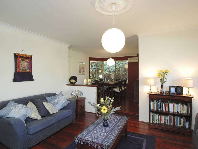 15 Ten Seldam Circle, Winthrop WA 6150