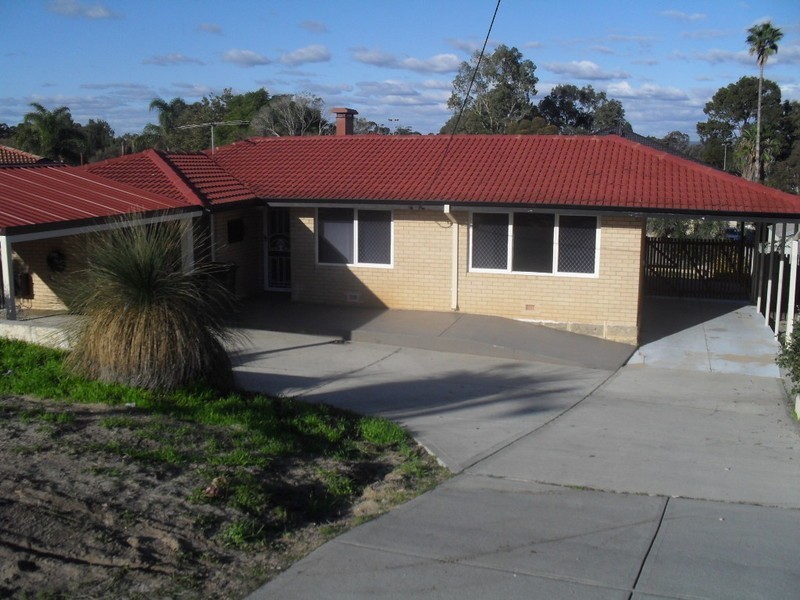 24 STONEHOUSE CRESCENT, Bentley WA 6102