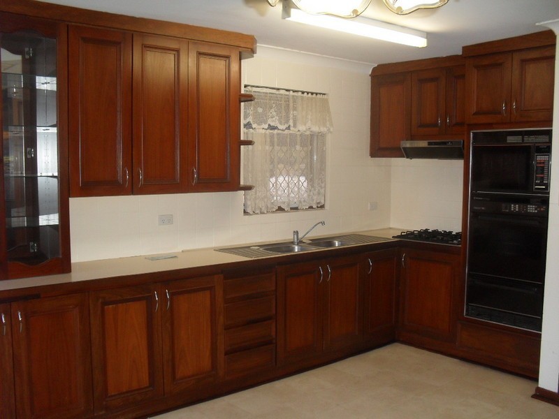 24 STONEHOUSE CRESCENT, Bentley WA 6102