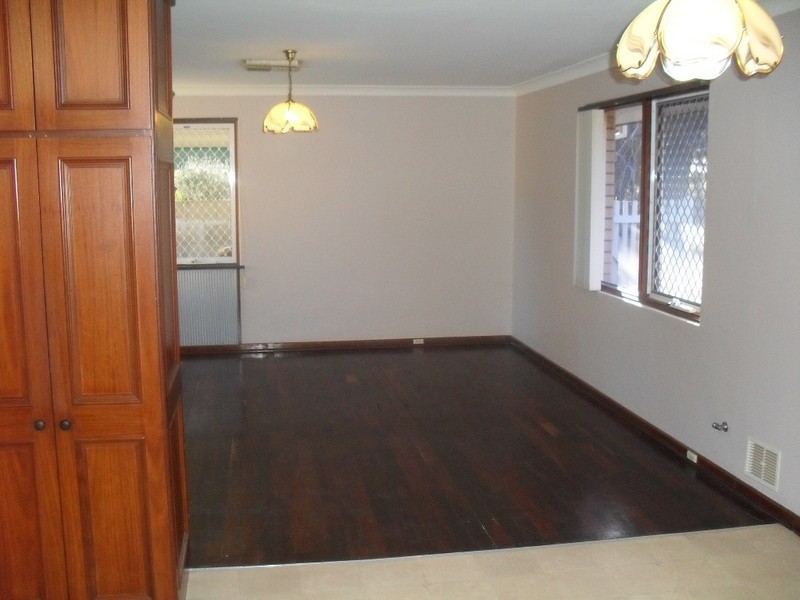 24 STONEHOUSE CRESCENT, Bentley WA 6102