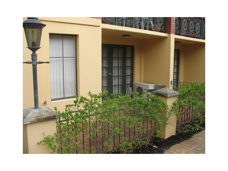 30/99 Wellington Street, East Perth WA 6004