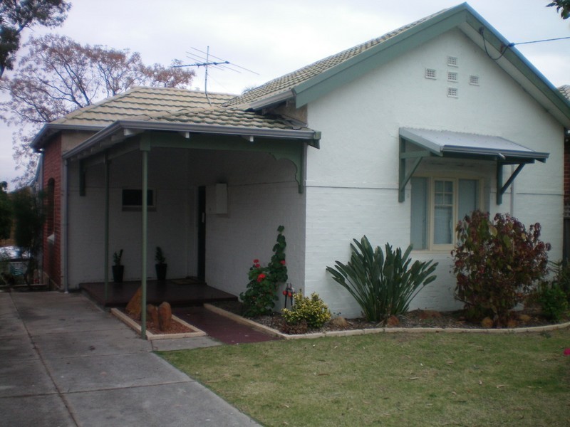 19 Kitchener Ave, Bayswater WA 6053