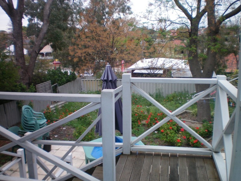19 Kitchener Ave, Bayswater WA 6053