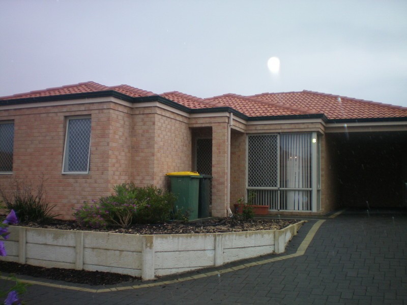 8/2-6 Ayer Road, Queens Park WA 6107