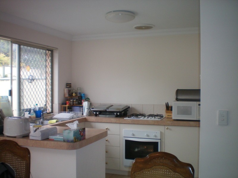 8/2-6 Ayer Road, Queens Park WA 6107