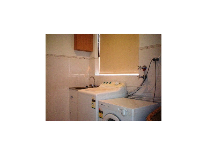 2/6 Mt Henry Road, Como WA 6152