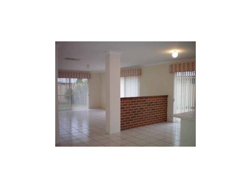 72 Bennett Drive, Canning Vale WA 6155