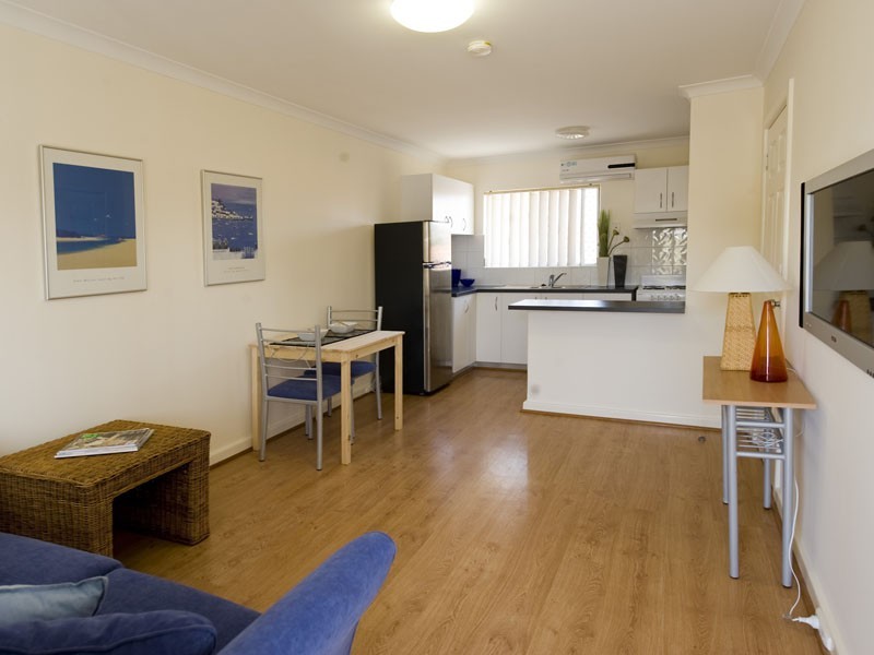 8/7 Midgely Street, Lathlain WA 6100
