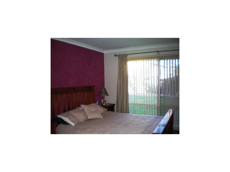 8 Brunswick Road, Thornlie WA 6108