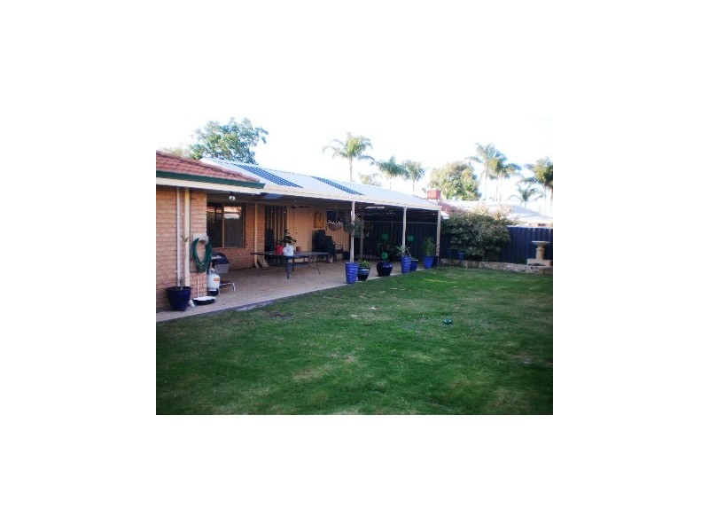 8 Brunswick Road, Thornlie WA 6108