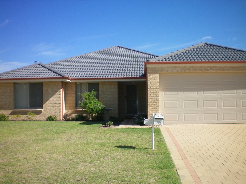 12 KALARI DRIVE, Wattle Grove WA 6107