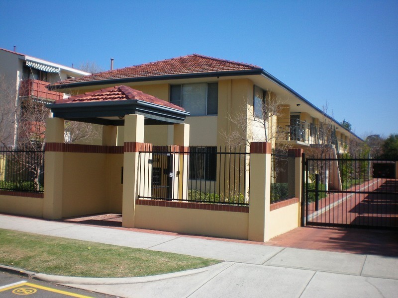 1/3 ANSTEY STREET, South Perth WA 6151