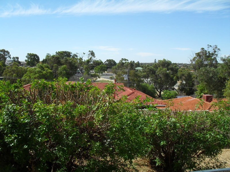 40 Gleddon Way, Hillarys WA 6025