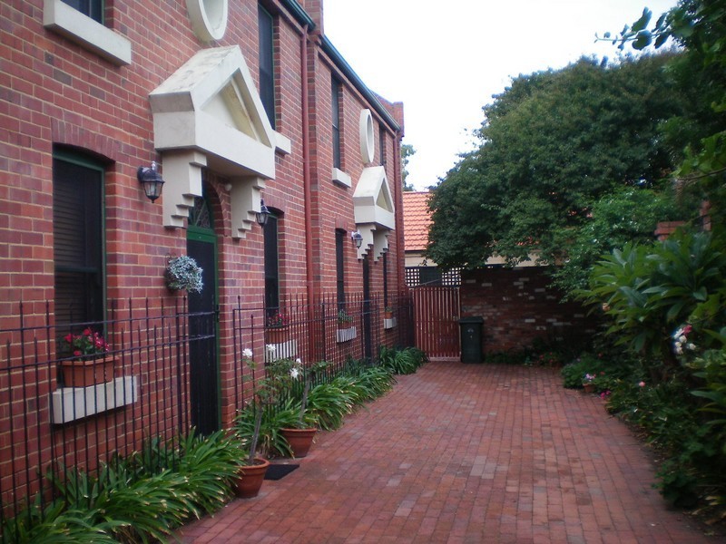 2/10 Suffolk Street, Fremantle WA 6160