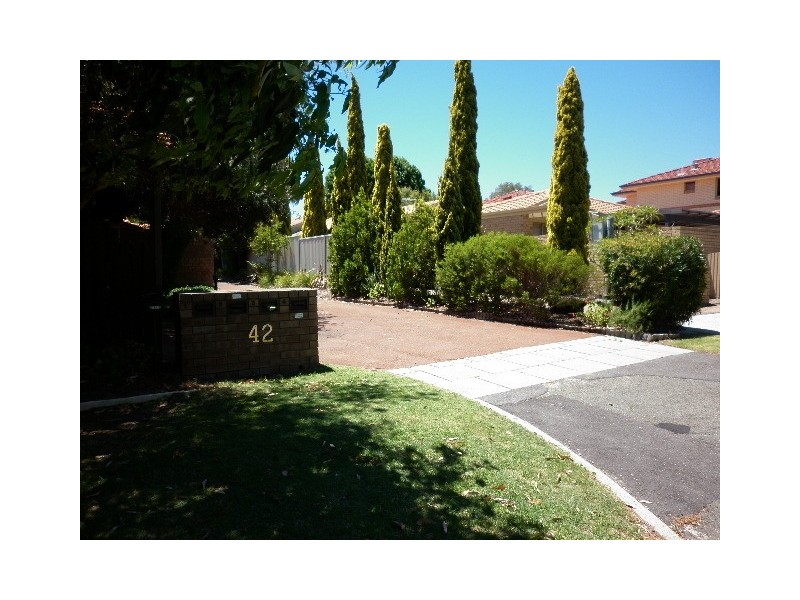 4/42 Henley Street, Como WA 6152