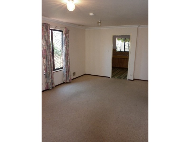 4/42 Henley Street, Como WA 6152