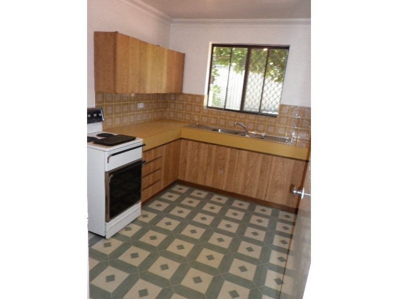 4/42 Henley Street, Como WA 6152