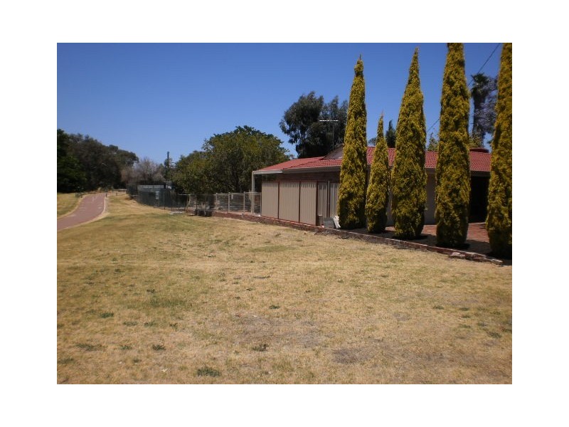 17 Bergall Court, Ferndale WA 6148