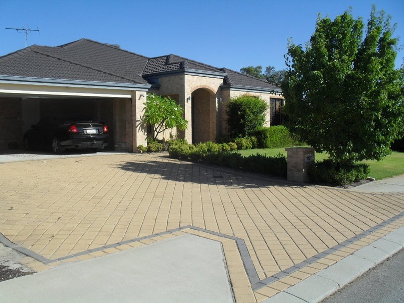 63 Minerva Loop, Success WA 6164