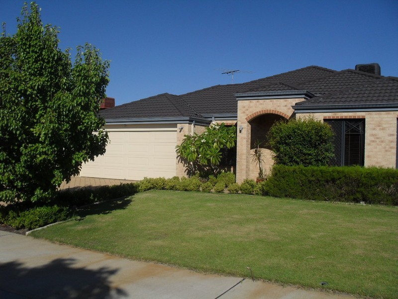 63 Minerva Loop, Success WA 6164