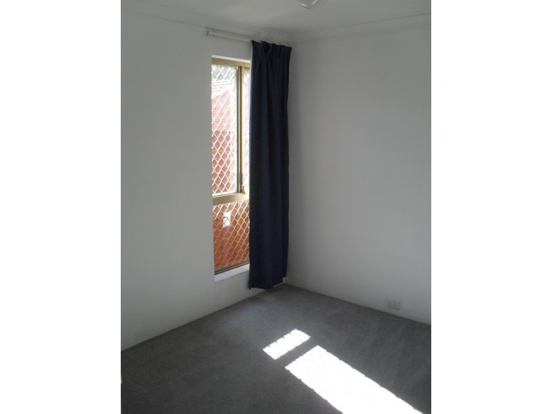 4/12 King George Street, Victoria Park WA 6100