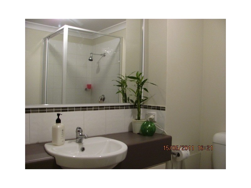 2/17 southdown place, Thornlie WA 6108