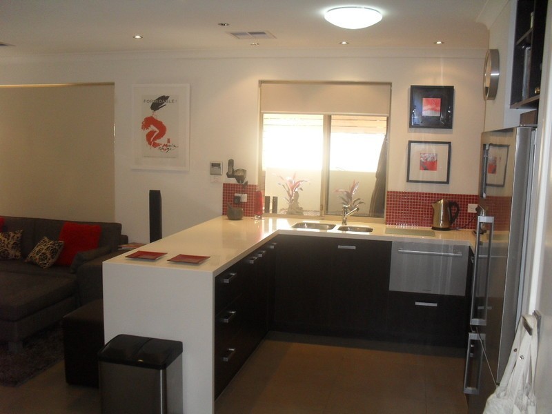 2/1 McGregor Road, Palmyra WA 6157