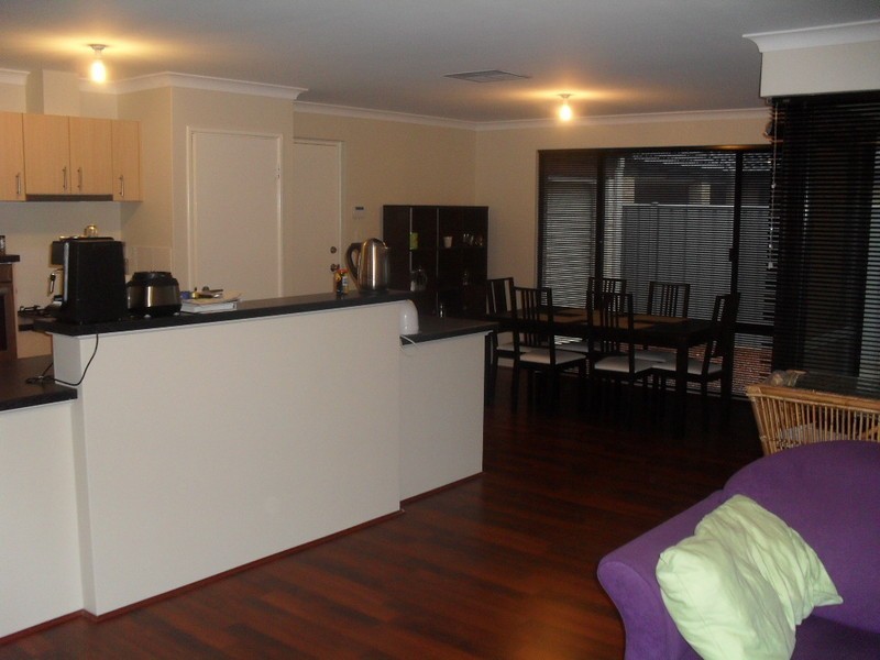 8 Chertsey Way, Wellard WA 6170