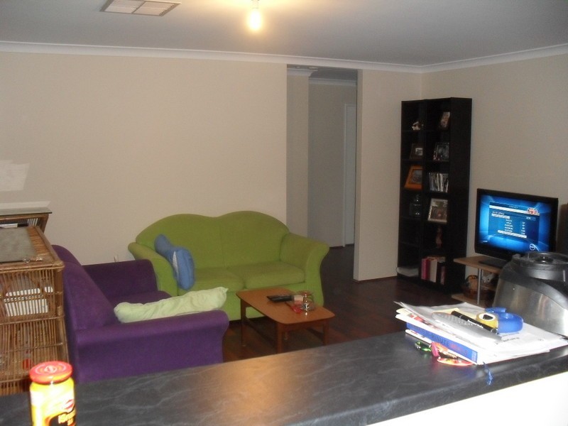 8 Chertsey Way, Wellard WA 6170