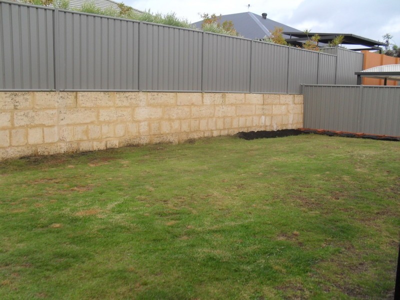 8 Chertsey Way, Wellard WA 6170