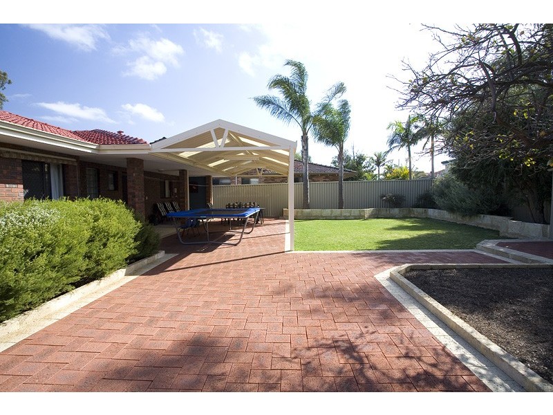 4 Hanrahan Loop, Kardinya WA 6163