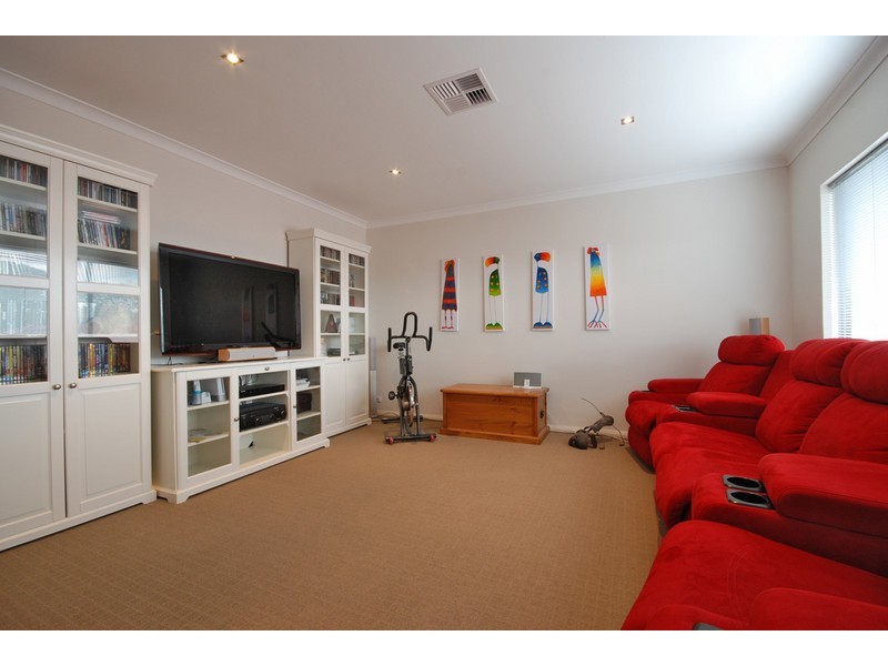 2/7 Walga Court, Yokine WA 6060